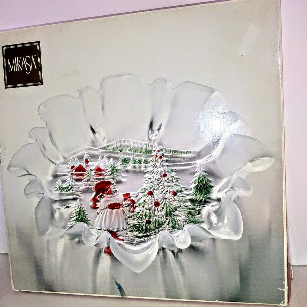 MIKASA FUSED GLASS DECORATIVE CHRISTMAS PLATE. - Picture 4 of 6